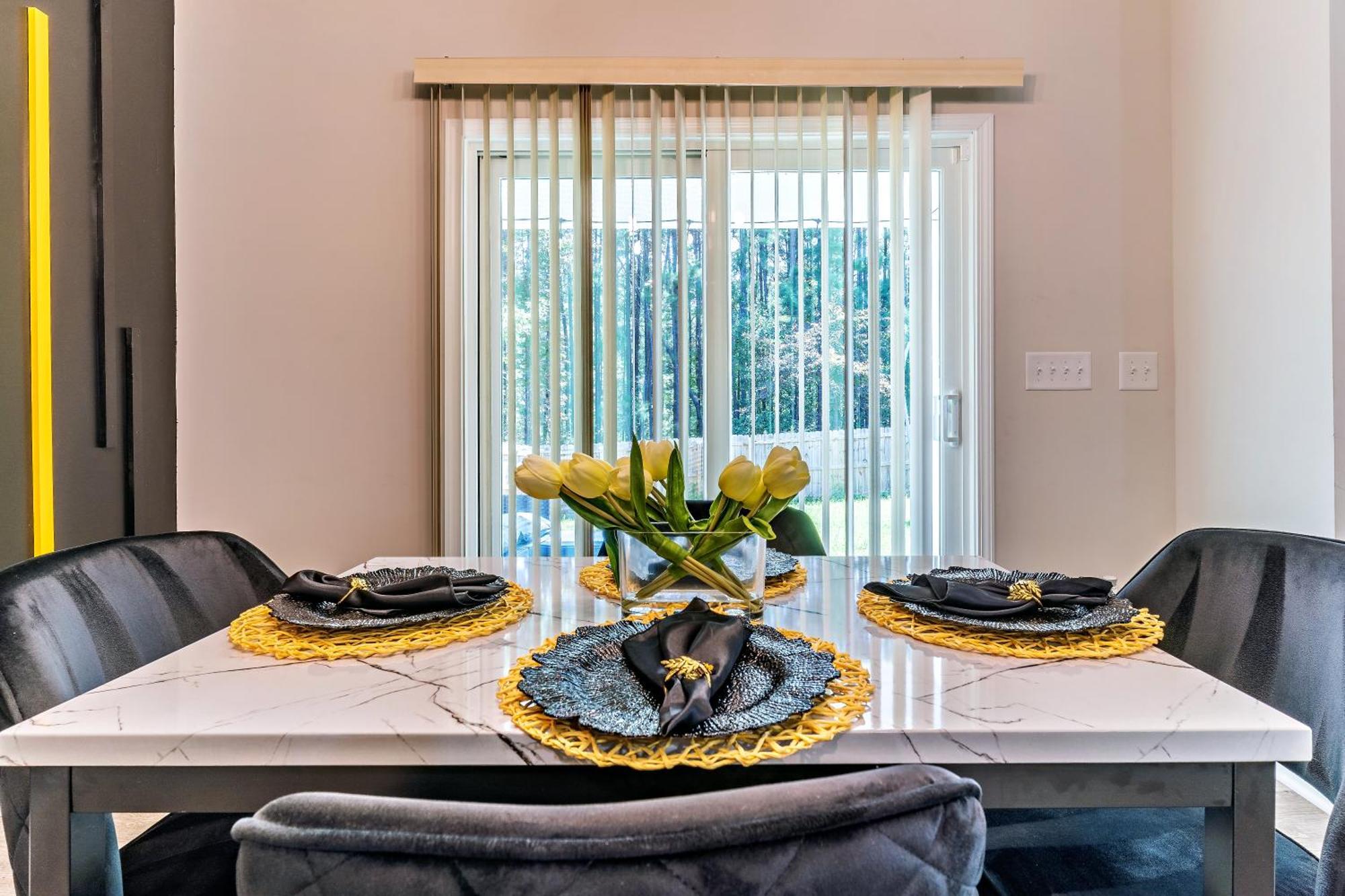 Raleigh Luxe Family Retreat- 15 Min To Downtown, Kids Gear, Fast Wifi For Wfh, Ev & Pet Friendly别墅 外观 照片